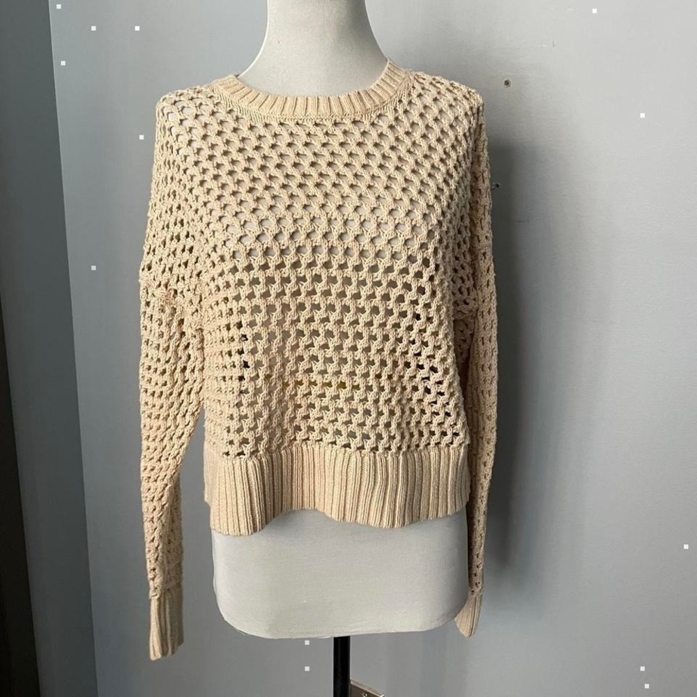 Perfect beach sweater very much Lana ray honeymoon era vibes